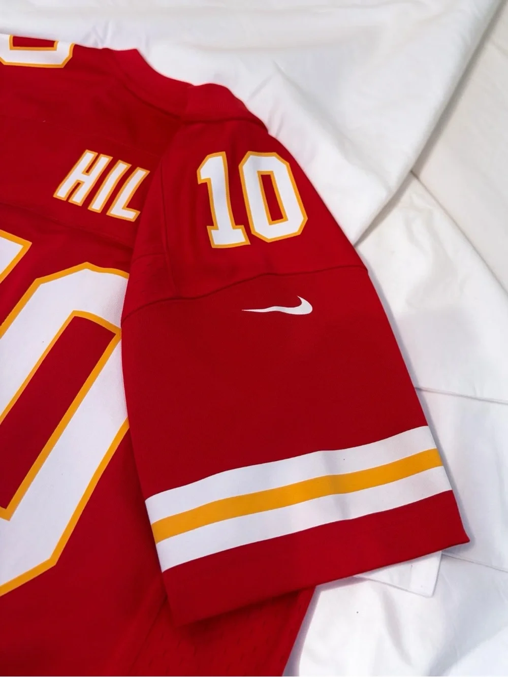 Nike NFL Youth Medium (10-12) Kansas City Chiefs Tyreek Hill #10 Jersey On Field
